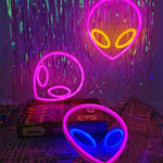 LAMPE NEON ALIEN - Vignette | UNIVERSKOPE